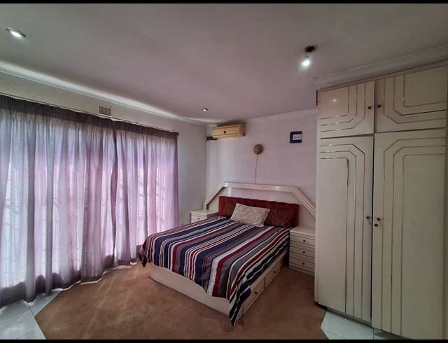5 BEDROOM FREESTANDING FOR SALE IN MANZIL PARK